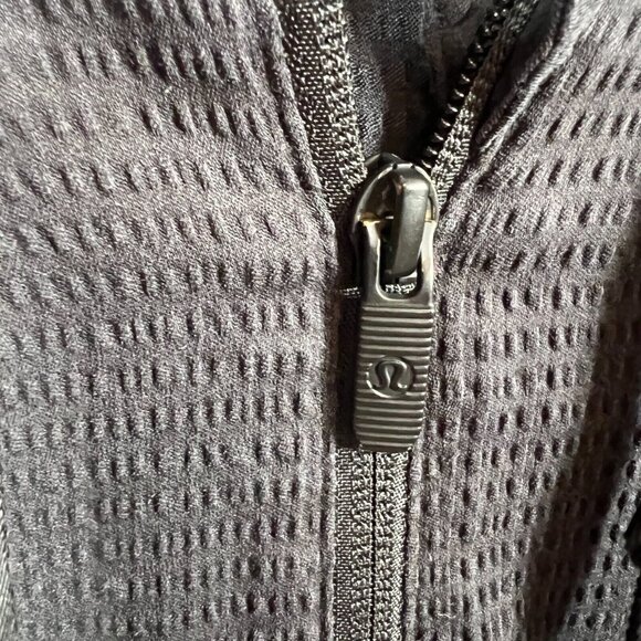Lululemon Pack Light 1/2 Zip Pullover Jacket Size 4? Black Hiking Outdoor Active - Picture 7 of 11